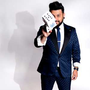 Favorite Luis Carreon to Return to Chicago Magic Lounge with New Show INTIMO Photo