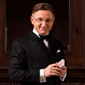 Interview: CHAMBER MAGIC Star Steve Cohen on Manhattan’s Magical History and the Ar Photo