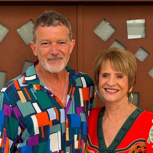 PHOTOS: Antonio Banderas recibe a Patti LuPone en Málaga antes del inicio de su gira Photo