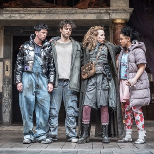 Review: MOTHER COURAGE AND HER CHILDREN, Shakespeare's Globe Photo