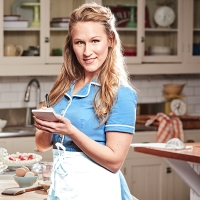 Stephanie Torns Talks Leading WAITRESS National Tour as Jenna Interview