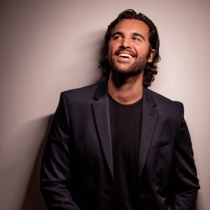 Interview: See Multihyphenate Actor JUAN PABLO DI PACE: LIVE! at 54 Below Photo