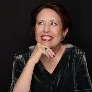 Andrea Axelrod Brings MORE THAN A BRIDE to Dont Tell Mama Photo