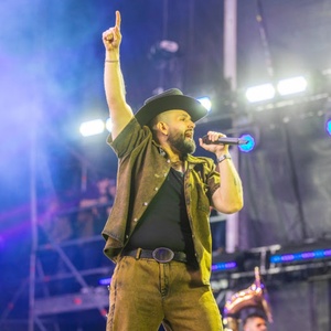 Carín León's Inaugural 'La Cura Fest' Draws Over 70,000 Attendees Photo