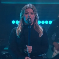 VIDEO: Kelly Clarkson Covers 'Torn'