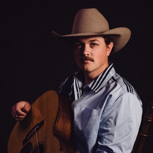 Zach Top Extends 2026 'Cold Beer & Country Music Tour' Photo