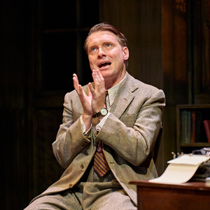 Review: BREAKING THE CODE, Oxford Playhouse Photo