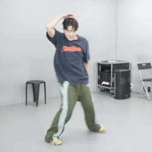 Video: ALADDIN on Broadway Meets K-Pop With New Dance From Kooyoung Back Photo