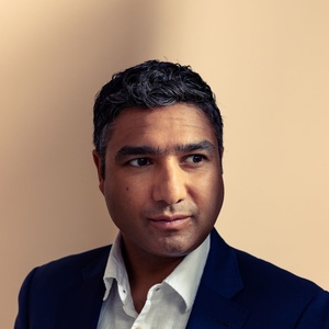 Nick Mohammed Will Host the 2026 Olivier Awards Photo