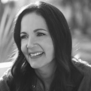 Video: Lori McKenna Debuts Acoustic Performance of New Song 'Happy Children' Photo