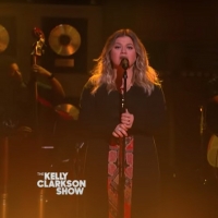 VIDEO: Kelly Clarkson Covers 'Ain't No Sunshine' Video