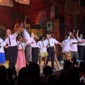 TV: THE BOOK OF MORMON celebra su estreno en la Gran Vía con su tercera temporada en Madrid
