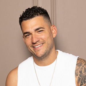 MLB Player and Latin Popstar José 'Candelita' Iglesias Will Join the Cast of BUENA V Photo
