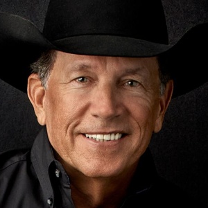 George Strait and Lainey Wilson Join Alan Jackson's Nashville Finale Concert Photo