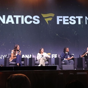 THE DYNASTY: UCONN HUSKIES Panel at Fanatics Fest Features Coach Auriemma, Taurasi Photo