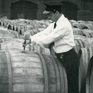 South Street Seaport Museum to Present Whiskey Tasting Aboard The 1885 Tall Ship Wave Photo