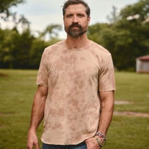 Walker Hayes Will Perform at Atlantic Union Bank After Hours in August