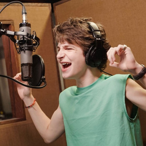 Video: Watch Benjamin Pajak Record 'Superpower' from THE LOST BOYS
