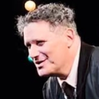 Video: Isaac Mizrahi Takes His First Bows In CHICAGO On Broadway Photo