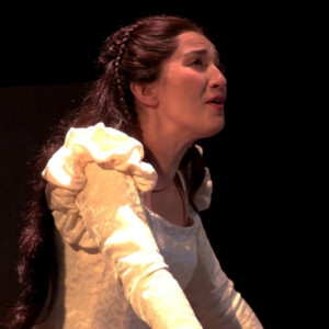 Video: ROMEO AND JULIET Balcony Scene at Alley Theatre Photo