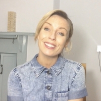Living Room Concerts: Rebecca McKinnis Sings 'Beautiful' From EVERYBODY'S TALKING…