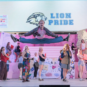 Review: MEAN GIRLS at Stage West At The Lights Photo