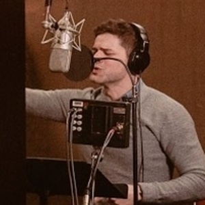 Video: Isa Briones & Jeremy Jordan Record First Real Love from JUST IN TIME Photo