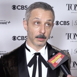 Video: Jeremy Strong Celebrates Tony Win for Best Leading Actor in a Play Photo