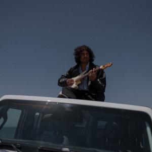 Sam Louis Releases New Single 'cave in' Photo