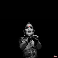 Bharatanatyam Dancer Geeta Chandran Presents IN SEARCH OF INFINITY at IHC, New Delhi Photo