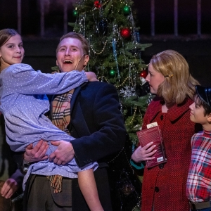 Review: ITS A WONDERFUL LIFE at Candlelight Music Theatre Photo