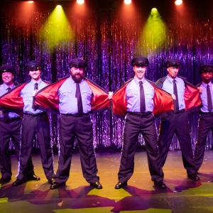 Review: THE FULL MONTY at Dutch Apple Dinner Theatre Video