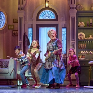 Review Roundup: MRS. DOUBTFIRE Opens in the West End Photo