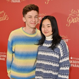 Photos: Leslie Odom Jr., Helen J. Shen, & More Attend Macy's Thanksgiving Day Parade Photo