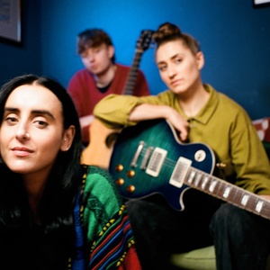 Full Cast Set for Maimuna Memon's MANIC STREET CREATURE Photo