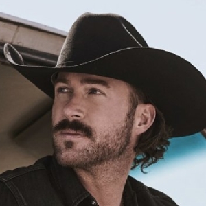 Riley Green Sets Deluxe Version of 2024 Album 'Don’t Mind If I Do' Photo