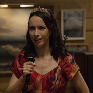 Video: Kate O'Flynn Gets Party-Ready in Widows Bay Clip Photo