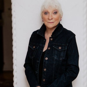 Judy Collins to Perform Farewell Concert SWEET JUDY BLUE EYES: FAREWELL at Town Hall Video