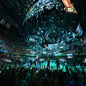 Photos: Garth Brooks Kicks Off BLAME IT ALL ON MY ROOTS Tour in Indianapolis