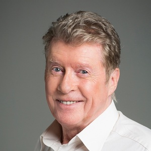 Interview: A Career That Goes Beyond The Mask, Michael Crawford Looks Back on A Long and D Photo