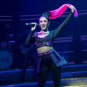 Interview: Aliz&eacute; Cruz of SIX: THE MUSICAL at Orpheum Photo