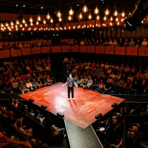 Review: EVERY BRILLIANT THING, Starring Sue Perkins, @sohoplace Photo