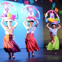 Alumnos De La Academia De La Danza Mexicana Ofrecieron Una Gran Fiesta De Danza Folclórica Photo