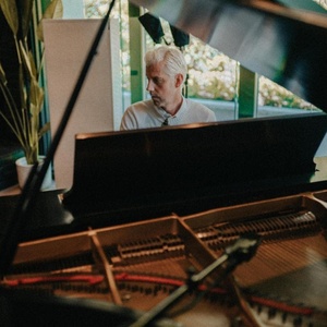 Andrew McMahon to Play Intimate Piano Tour This Fall Photo