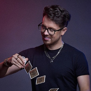 SHOWMAN: Magician James Phelan to Bring New Show to London and Edinburgh Fringe Photo