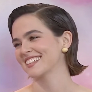 Video: Zoey Deutch Shares What Draws Her to OUR TOWN Photo