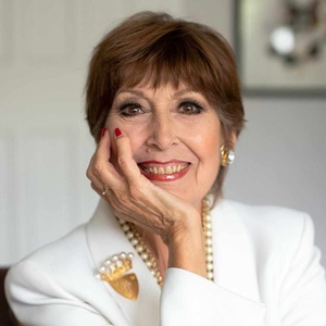 Anita Harris Named President of The UK Pantomime Association Photo