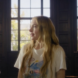 Exclusive: Chloe Fineman Stars in Extended Scene From Disney's FREAKIER FRIDAY Photo