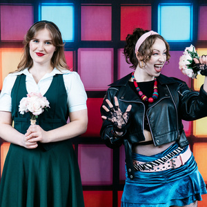 Cast Set For THE WEDDING SINGER at the Warner Theatre Photo