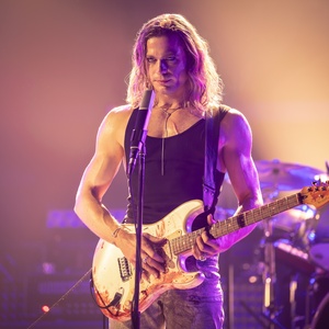 Listen: Sam Reid's THE VAMPIRE LESTAT Unveils New Single Ahead of AMC Premiere Photo